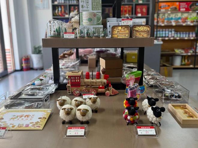 感共鸣 牙克石文创冰箱贴“大受欢迎”开元ky棋牌北疆文化 方寸之间引发情(图2)