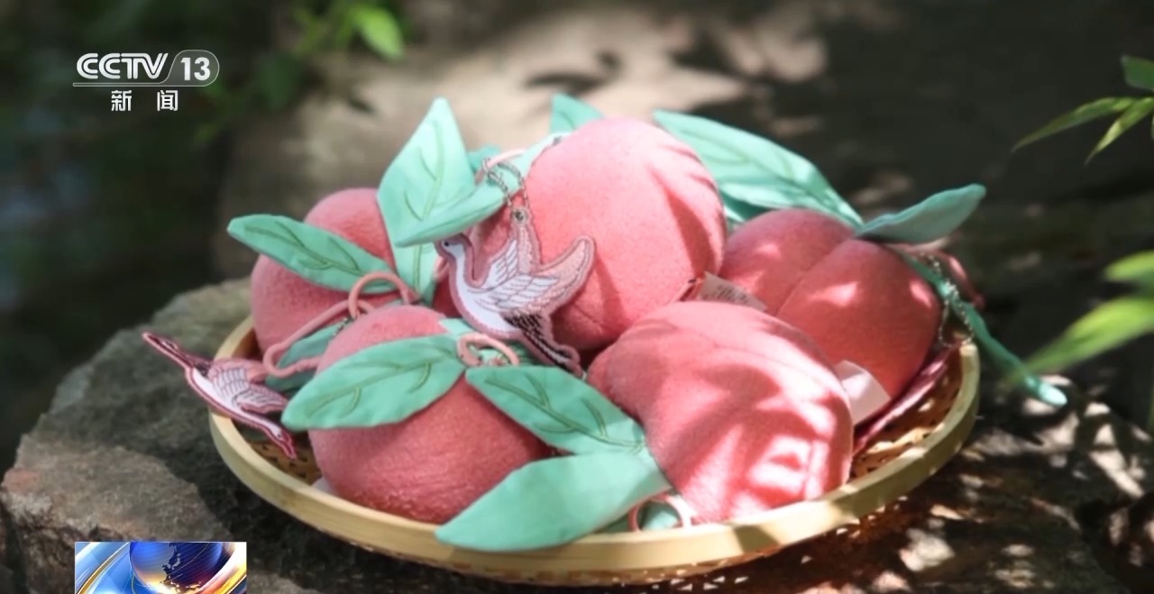 文化创意遇上盛夏 会碰撞出怎样的火花？开元棋牌app折扇、雪糕、冰箱贴……当(图12)